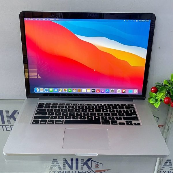 Apple MacBook Pro 2015 – Intel Core i7- 512GB SSD – 16GB Ram – 15 Inch – Keyboard Light